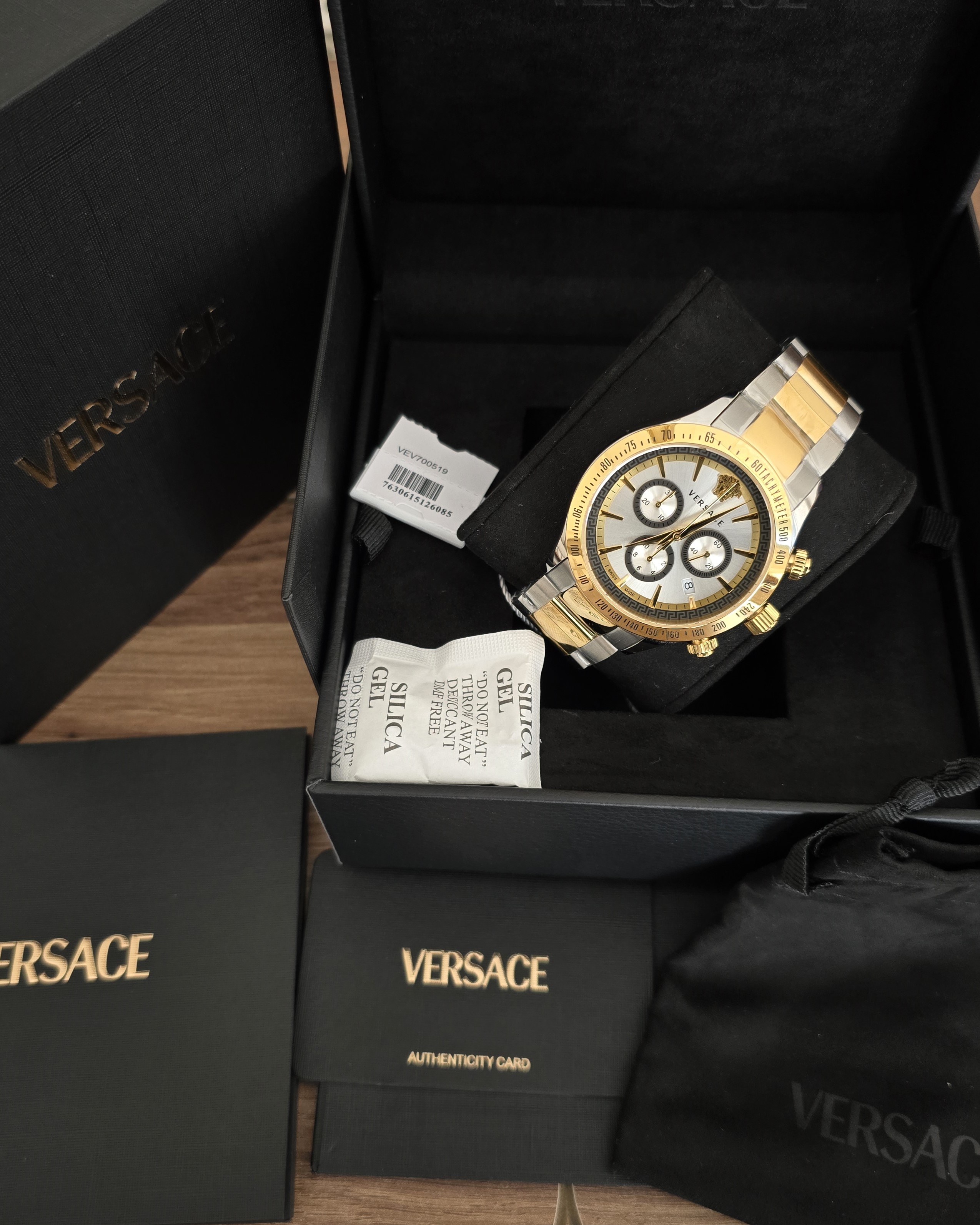Versace VRSCVEV700519 Erkek Kol Saati L-1941